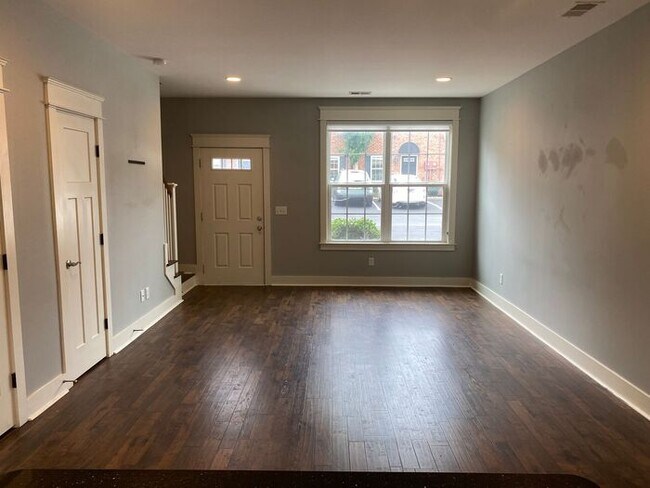 Foto del edificio - East Nashville Townhome For Rent!