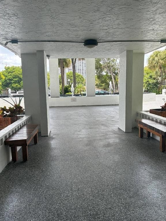 Foto del edificio - 400 Leslie Dr
