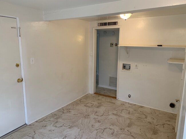 Building Photo - 2671 N Palo Verde Ave