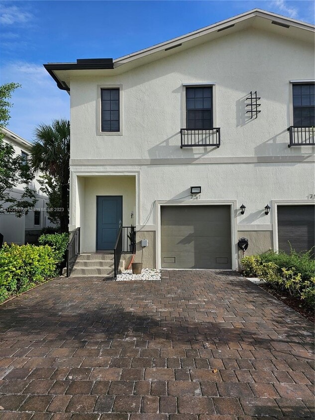 Primary Photo - 751 SW 11th St