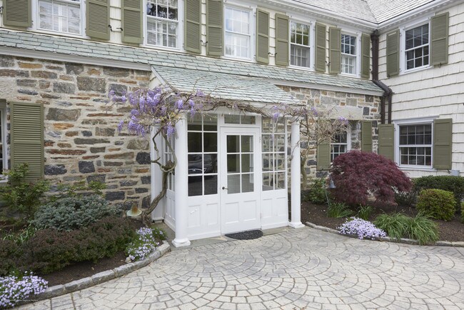Building Photo - 52 Buena Vista Ave
