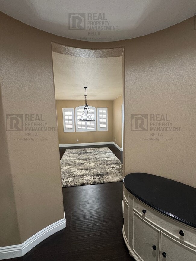 Foto del edificio - Spacious Murrieta Home with Pool, Spa, Firepit & Backyard Entertaining