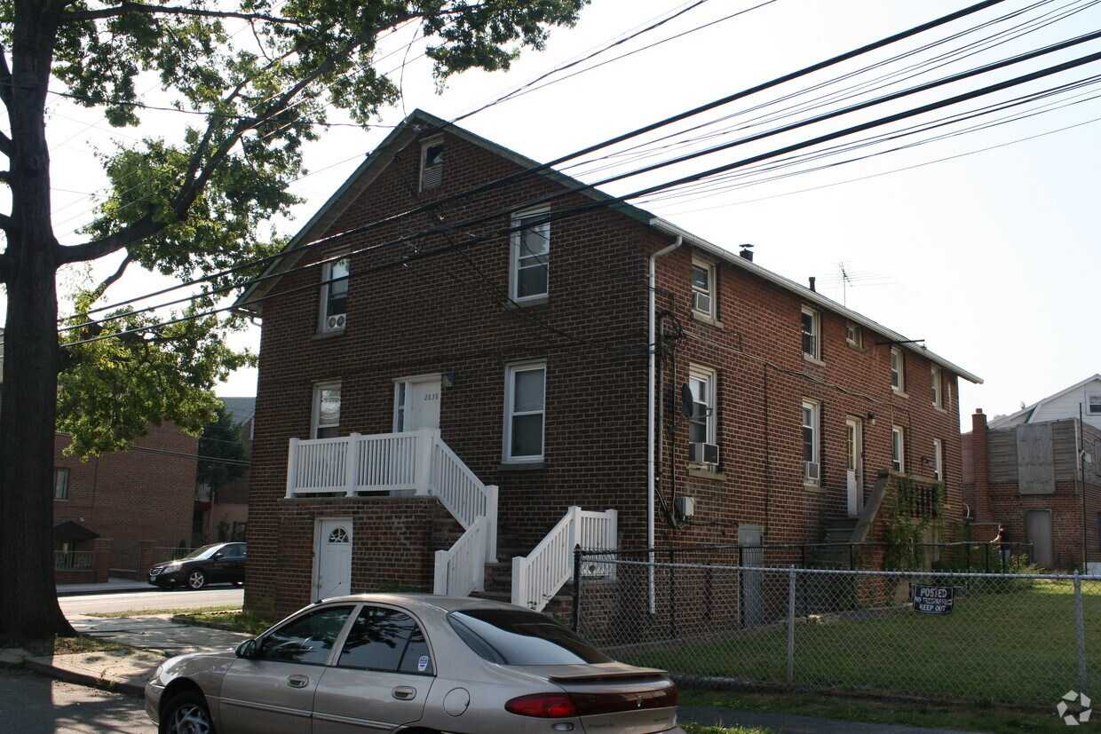 Building Photo - 2838 Maitland Ave