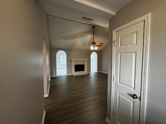 Building Photo - Home for Rent