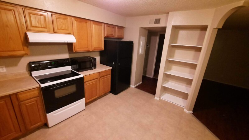 Foto principal - 1138 E 2nd St