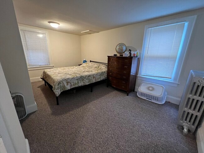 Foto del edificio - 1671 N Van Buren St