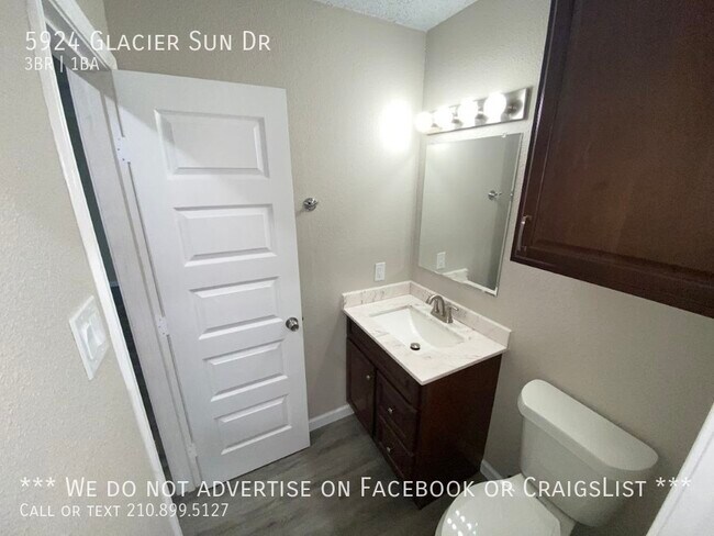 Foto del edificio - 5924 Glacier Sun Dr