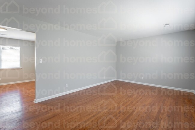 Building Photo - Newly updated 3 bed/2 bath home in Hixson ...
