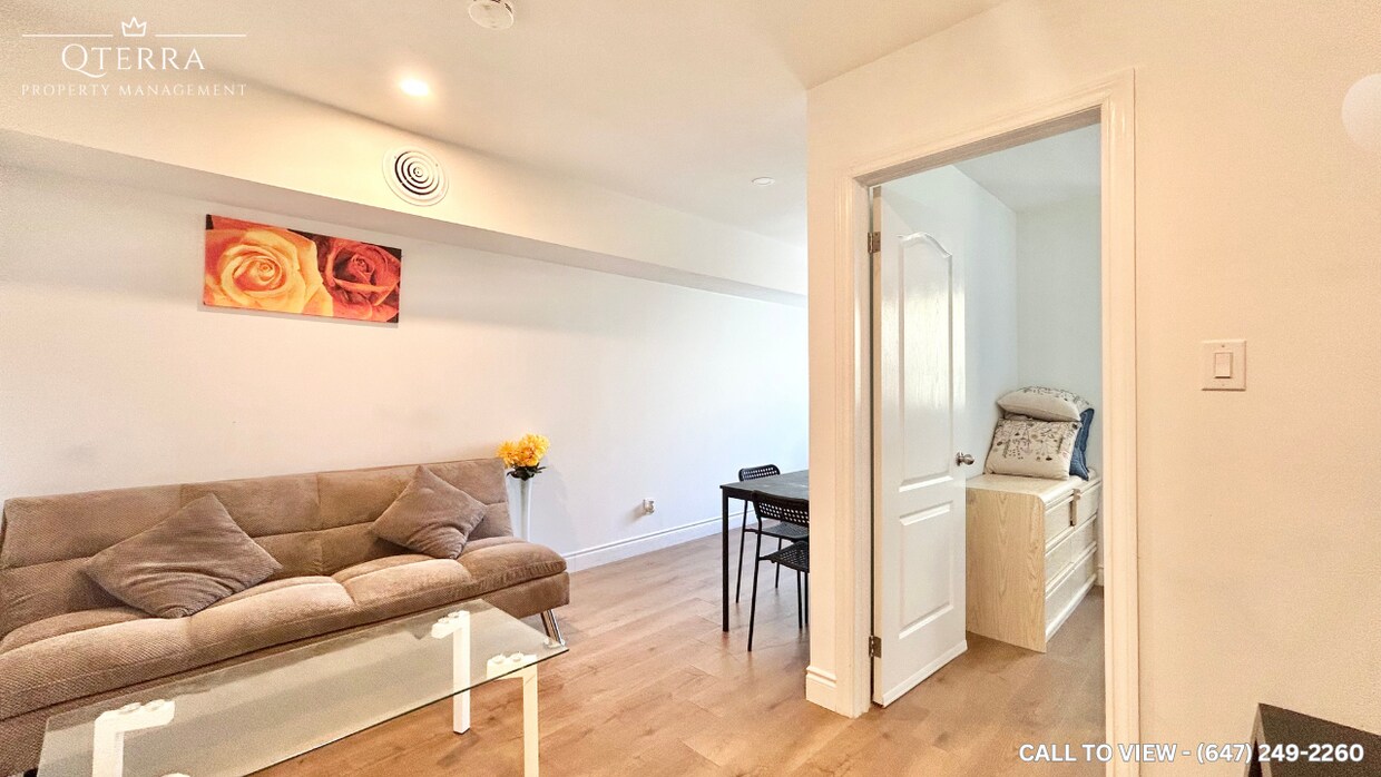 Photo principale - 2561 Hurontario St