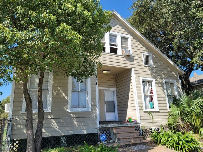 Foto del edificio - 826 Broadway Avenue J