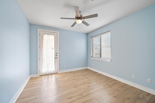 Foto del edificio - 714 E 20th St