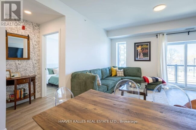 Photo du bâtiment - 205 - 19B WEST STREET