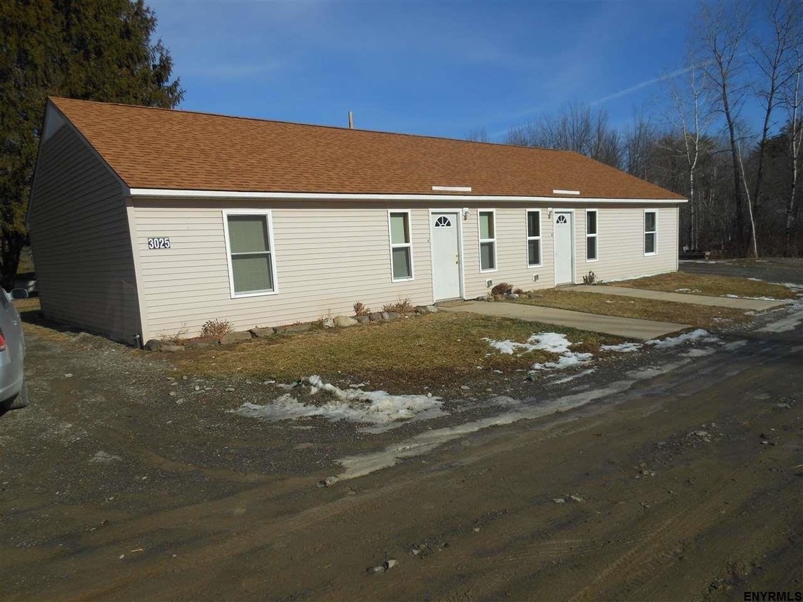 Primary Photo - 3021-3025 Aarons Way