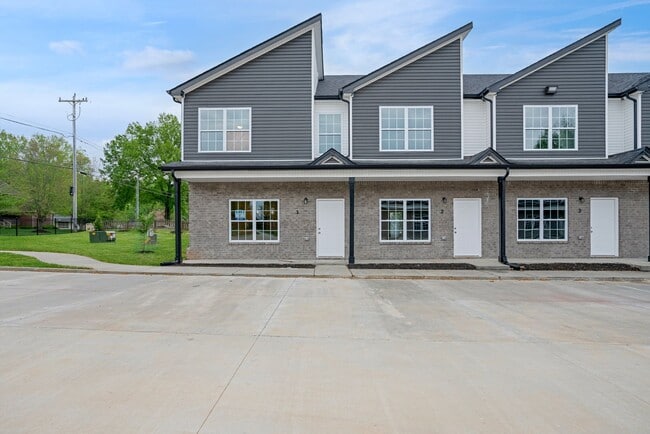 Foto del edificio - Excell Pointe 2 Bedroom Townhomes