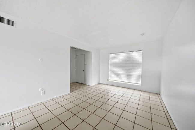 Building Photo - 224 Cuprite Dr