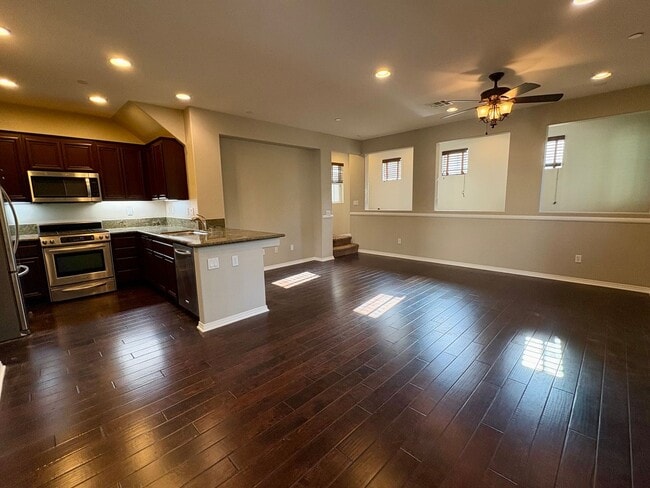 Building Photo - Tri-Level Condo within Walking Distance to...