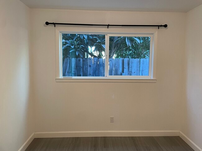 Foto del edificio - 265 E 69th Way