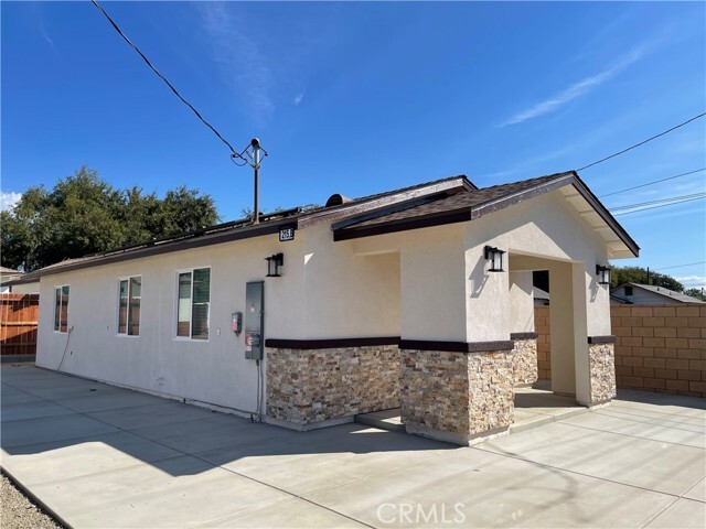 Building Photo - 215 W Nevada St