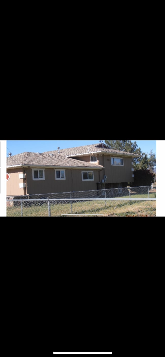 Building Photo - 1529 Poplar Ave