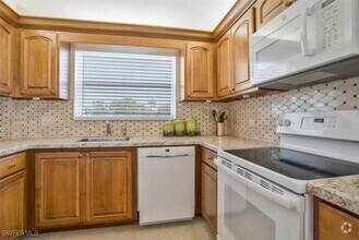 Building Photo - 4372 27th Ct SW