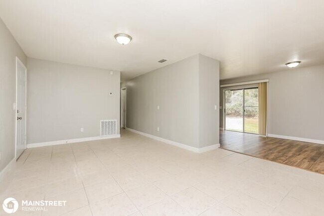 Foto del edificio - 261 Dogwood Ave, Orange City, FL 32763