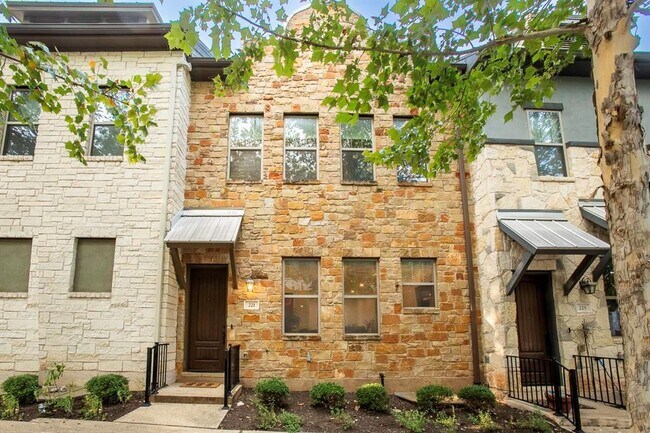 Foto del edificio - 221 Adams St