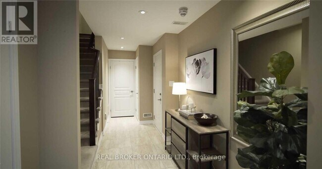 Building Photo - 3102 Biltmore Common