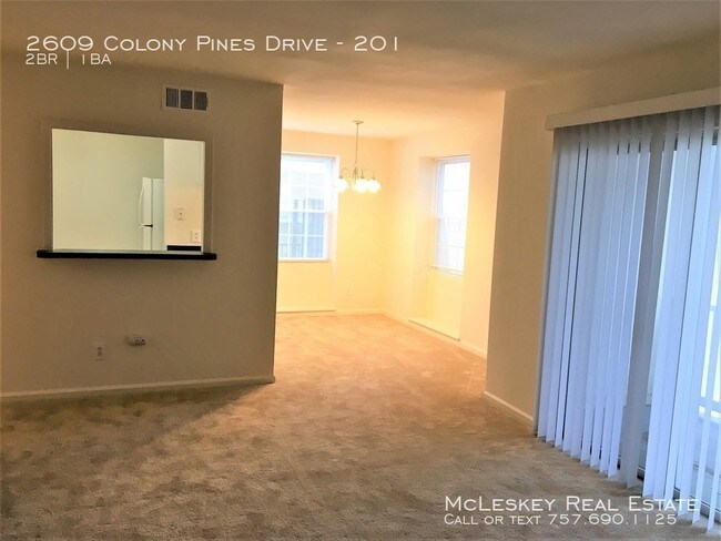 Foto del edificio - Colony Pines Apartments