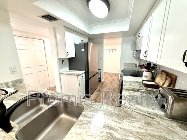 Foto del edificio - 90 S Highland Ave