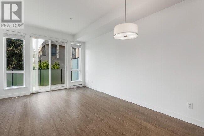 Photo du bâtiment - 6533-6533 McKay Ave