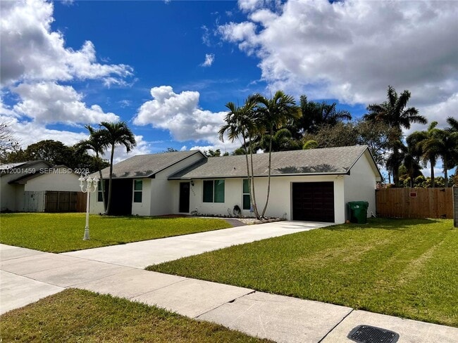 Building Photo - 30920 SW 191st Ave