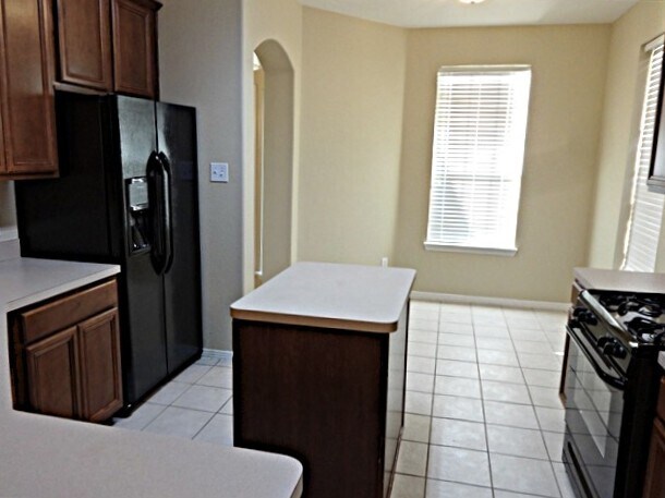 Foto del edificio - 4807 Chase Court Dr