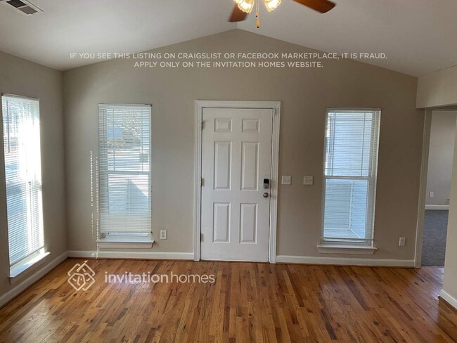 Building Photo - 1807 Chantilly Ln