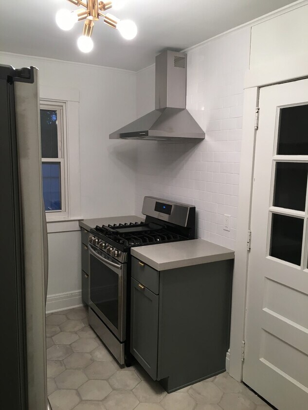 Primary Photo - Modern Minimalism - 2BD Single Family Home...
