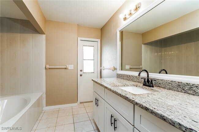 Foto del edificio - 1109 SW 16th Terrace