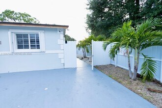 Building Photo - 20760 NW 37th Ct