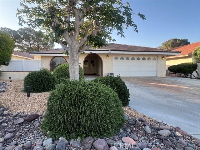 Foto principal - 14884 Fireside Ln