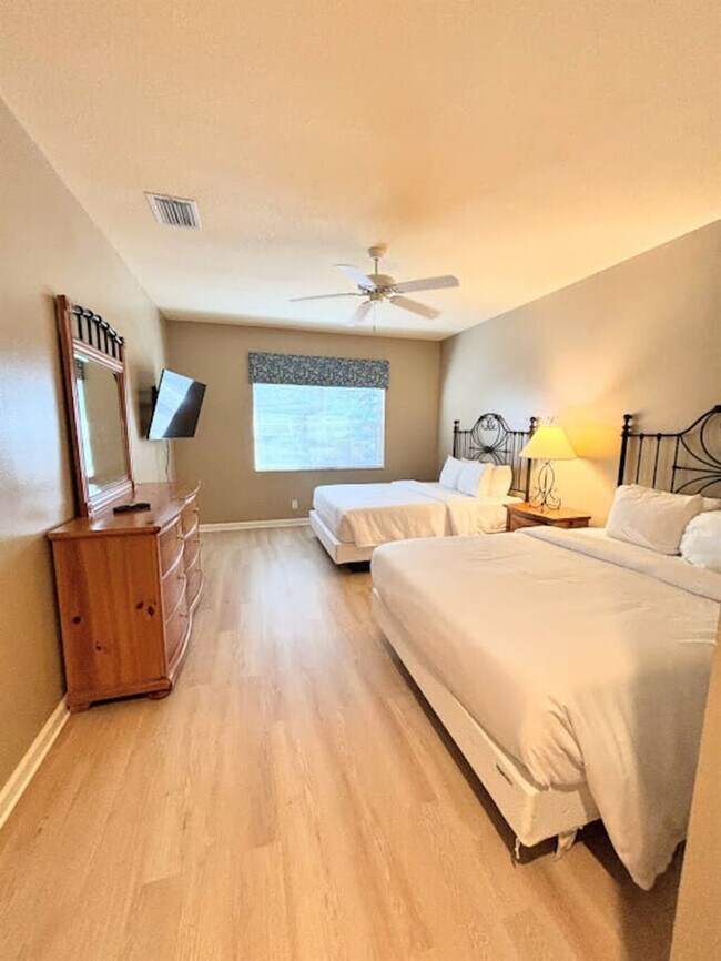 Foto del edificio - 8401 Mulligan Cir