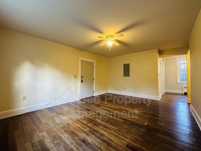 Building Photo - 1316 Kenmore Ave