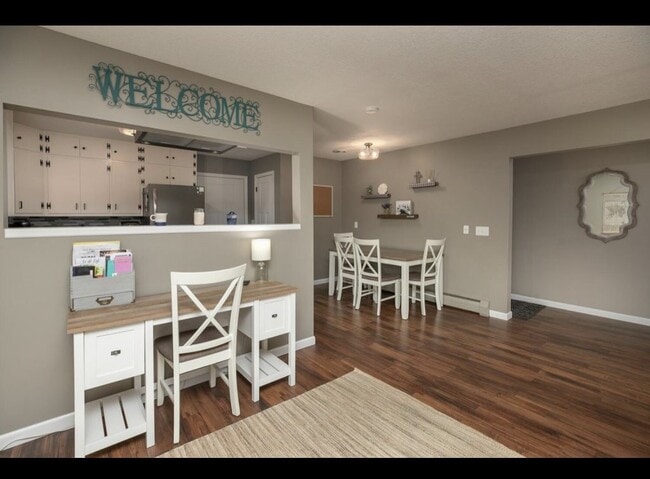 Living room/Dinning space - 1045 Forest Hills Dr SW