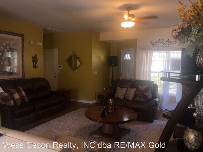 Building Photo - 3 br, 2.5 bath House - 2350 Calabassas Lane