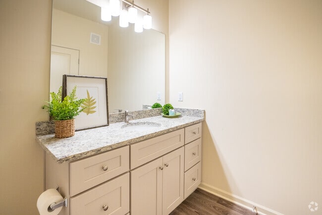 2BR, 2BA – 1,026SF - Bathroom - Beacon Place Northport LLC