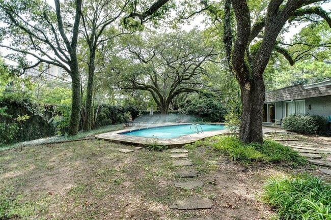 Building Photo - 5653 Pine Forest Rd