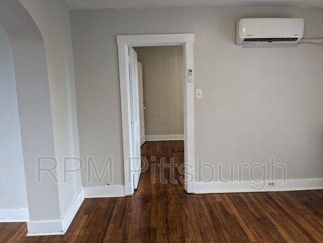 Foto del edificio - 2357 Brownsville Rd