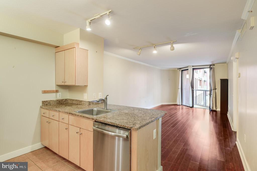 Primary Photo - 616 E St NW