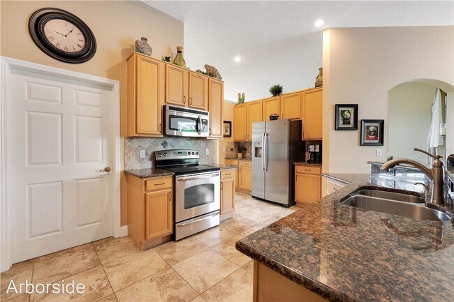 Foto del edificio - 5 br, 3 bath House - 250 Bowling Green Ct