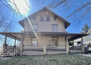 Building Photo - 1313 Division St