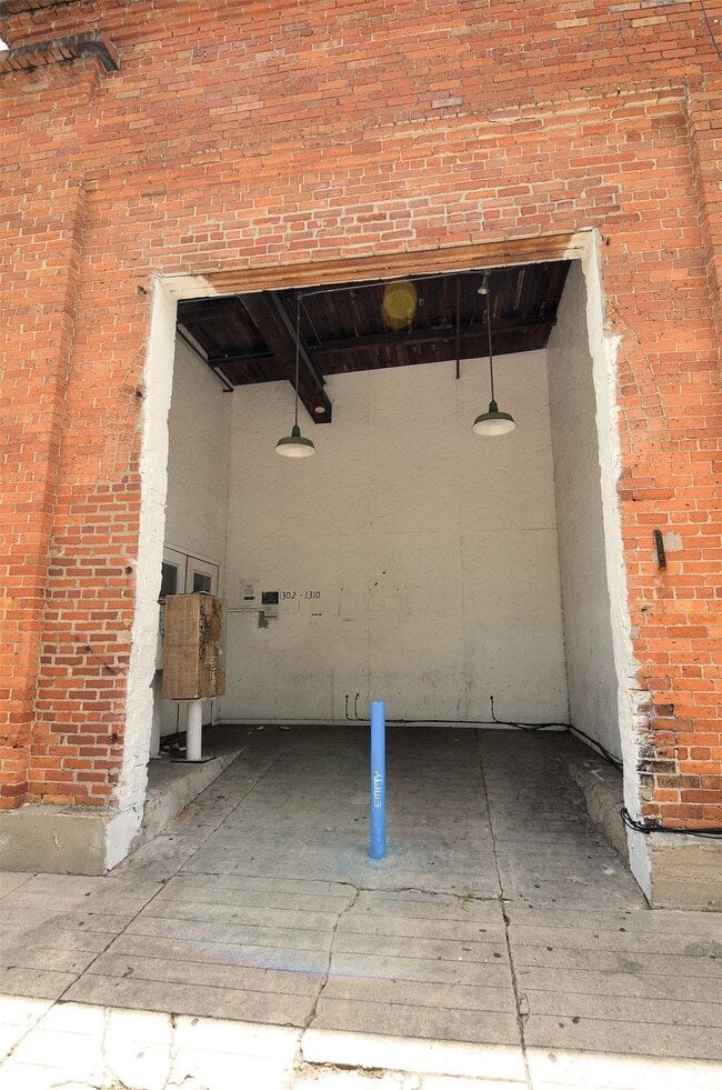 Building Photo - 1310 Nance St