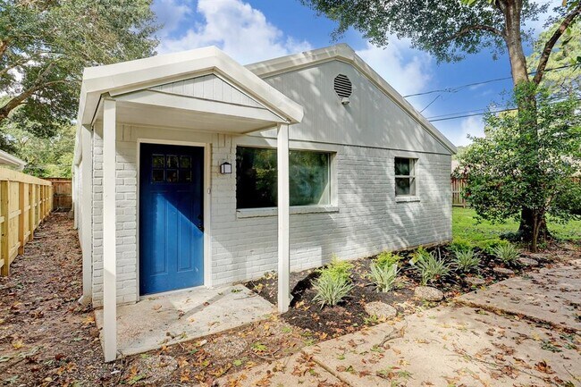 Building Photo - 12602 Manorwood Ln