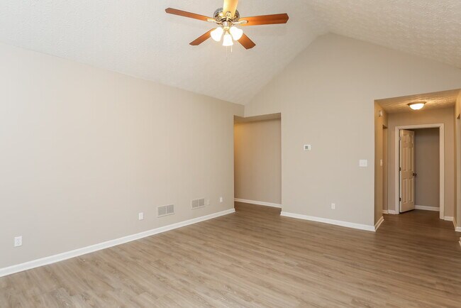 Building Photo - 2167 Mulberry Ln